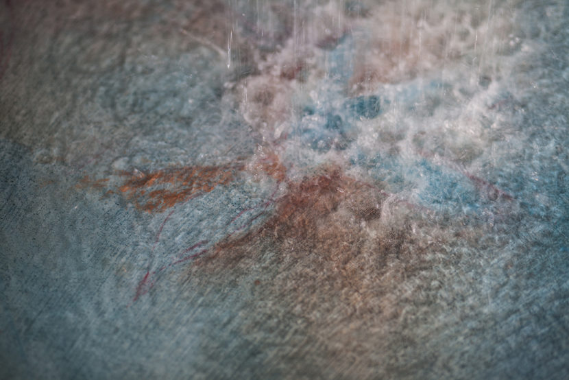 Grazia Lombardi; bagno dipinto; pavimento in resina, calce; pavimento dipinto; muri dipinti; acquerelli; pastelli secchi